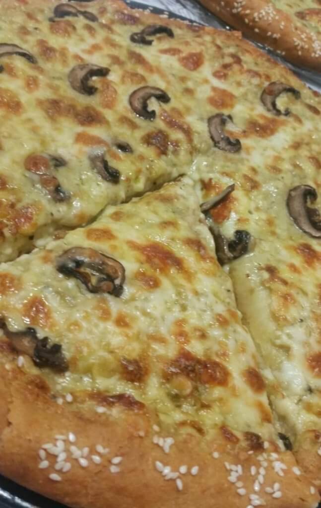 פיצה ביאנקה מתכון עם פטריות
