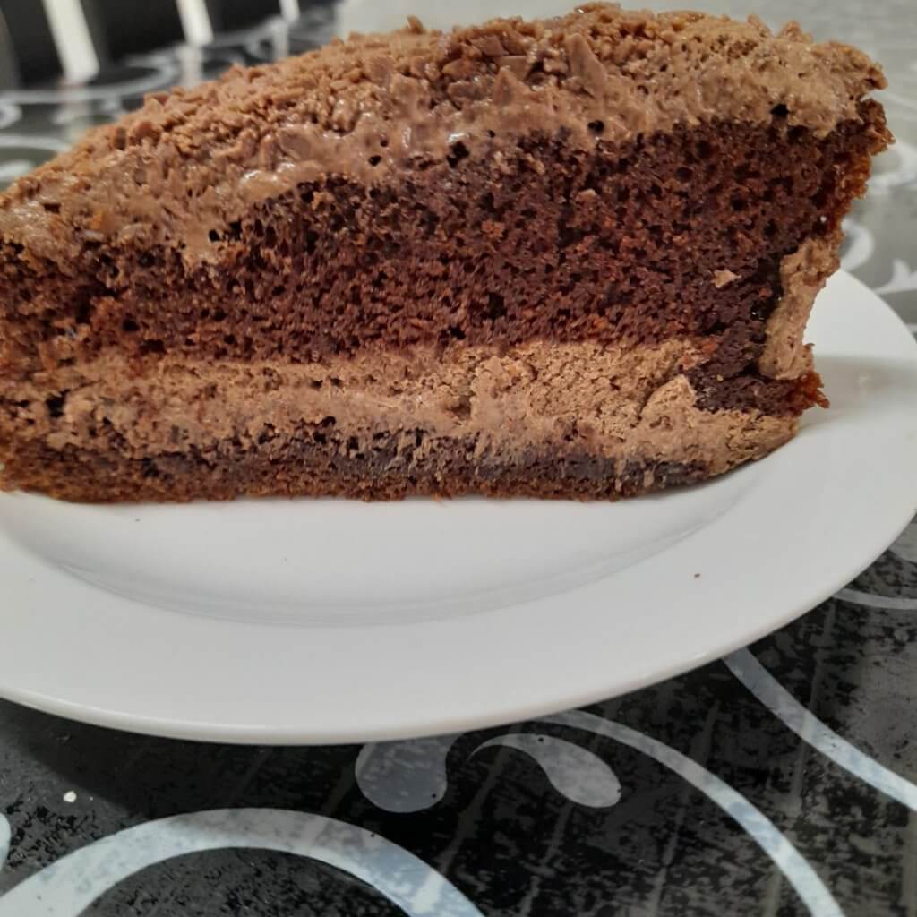 עוגת שוקולד עם קרם מוס