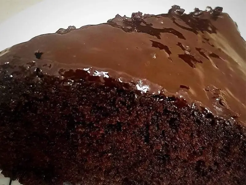 עוגת שוקולד פרווה עם שוקולד מריר